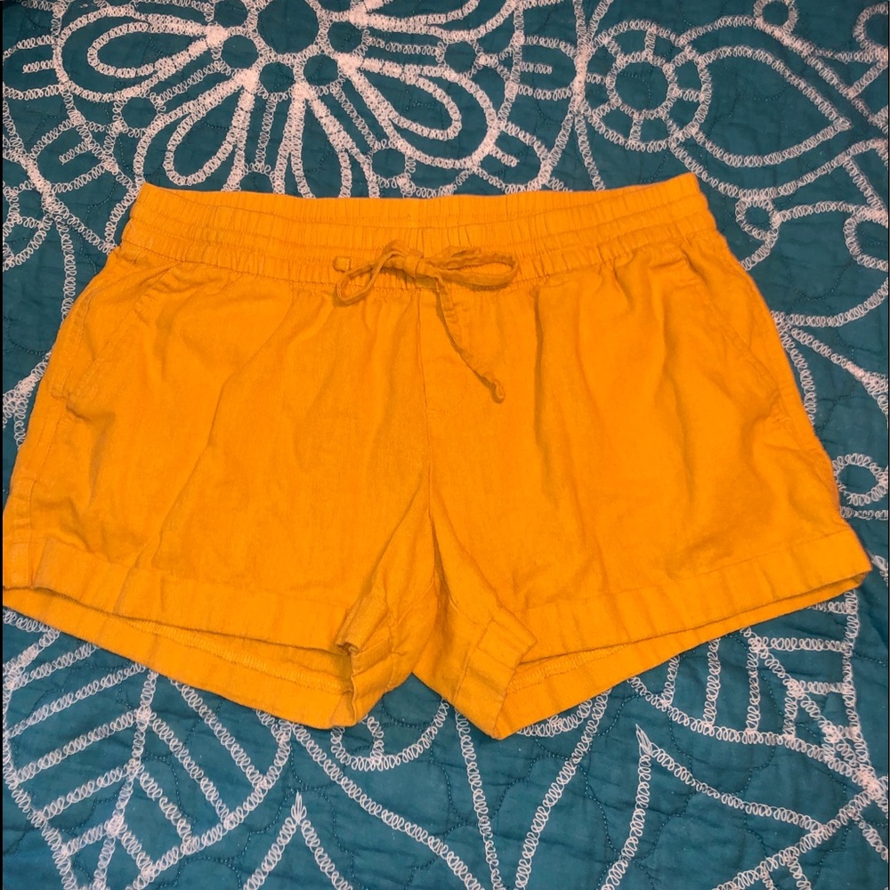 Comfy linen shorts
